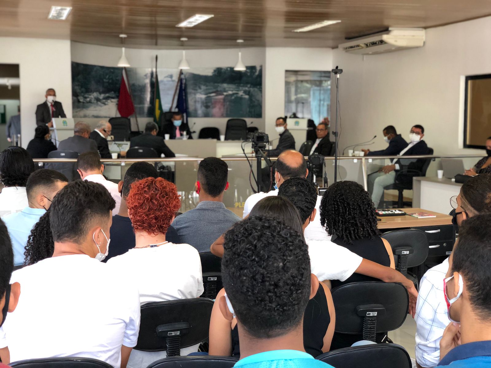 Sessão conta com presença de jovens do Centro Dom Bosco e ressalta atuação dos professores