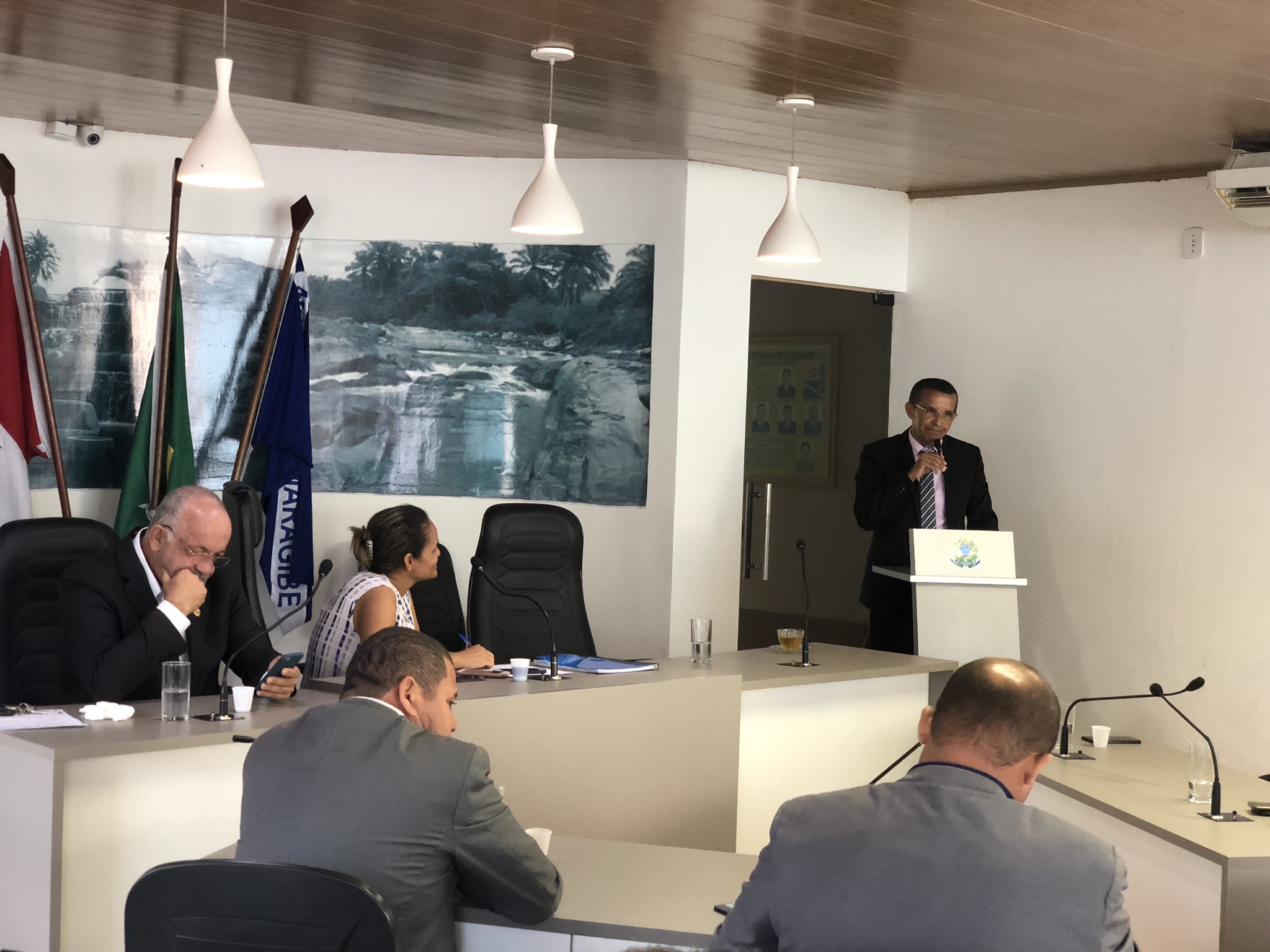 Parlamentares discutem precariedade nos veículos da Prefeitura de Matriz