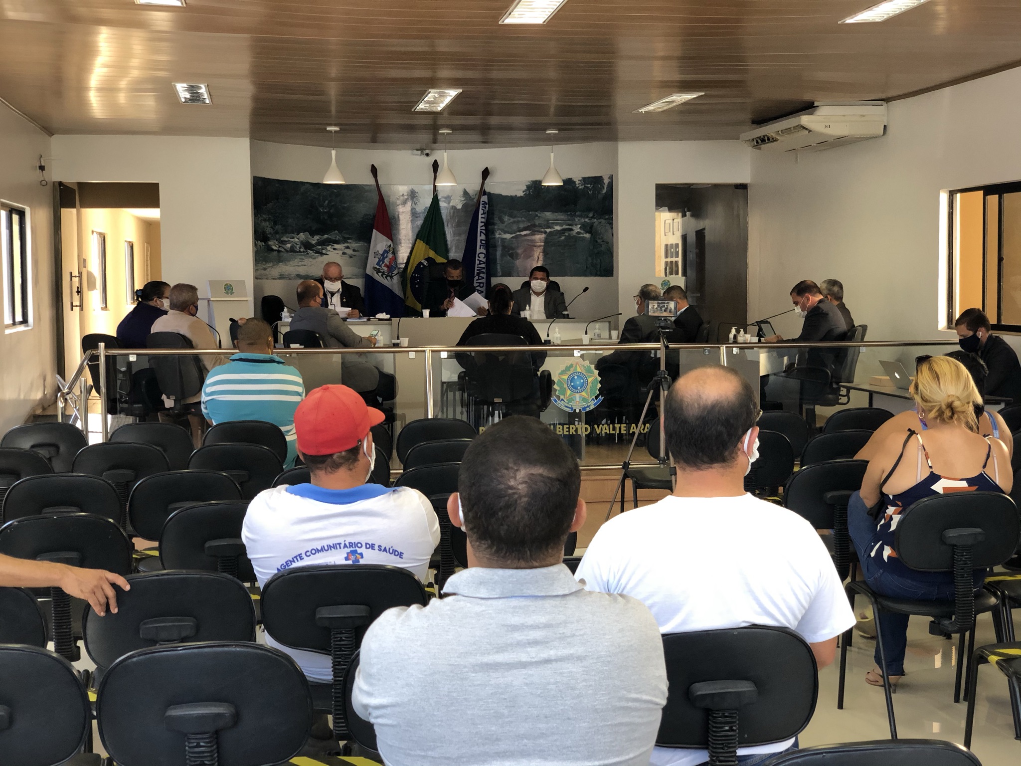 Emenda que vetaria aumento do desconto dos servidores é derrubada por vereadores